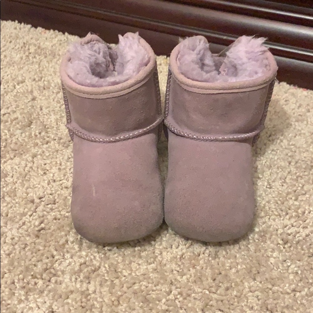 Infant UGG lavender.